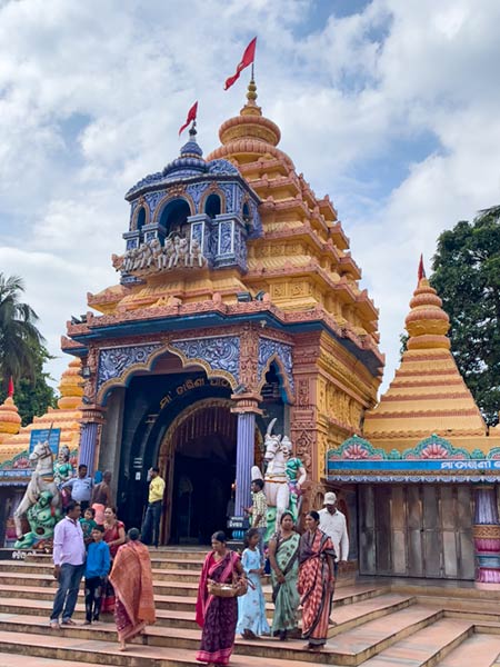 Pilgrims at entrance of Maa Tarini Temple, Ghatgaon