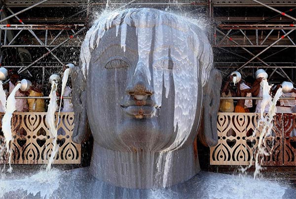 Shravanabelagola milk ceremony 600