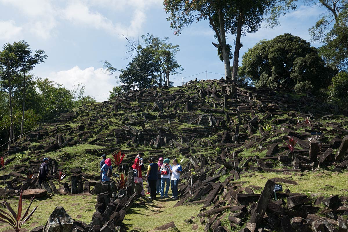 Gunung-Padang-Java-1-1200