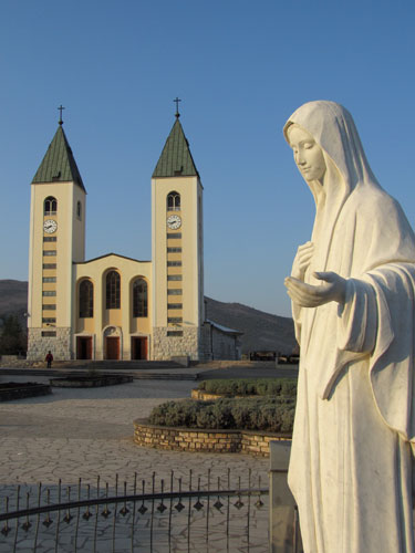 Medjugorge_church_with_Mary